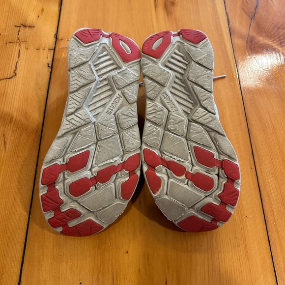 Hoka Rincon 2 - Women’s size 7 - Picture 3 of 6